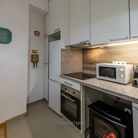 Apartment No Centro, Junto A Avenida Da Liberdade - 1 Drt *